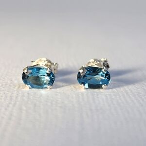 NIB Natural London Blue Topaz 1.6ctw 925 Stud Earrings Approx 7x5mm